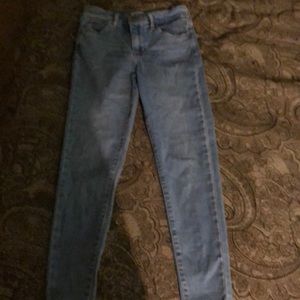 Levi’s Highrise super skinny crop jeans